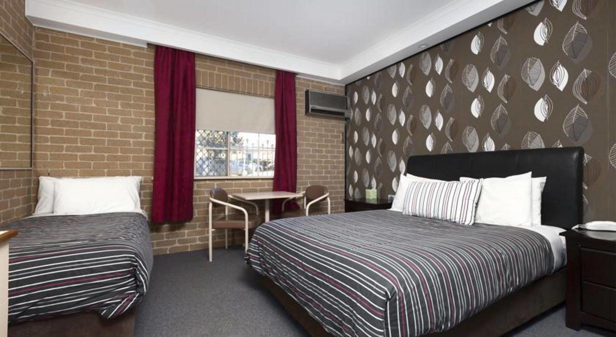 Grand Manor Motor Inn Queanbeyan Exterior foto